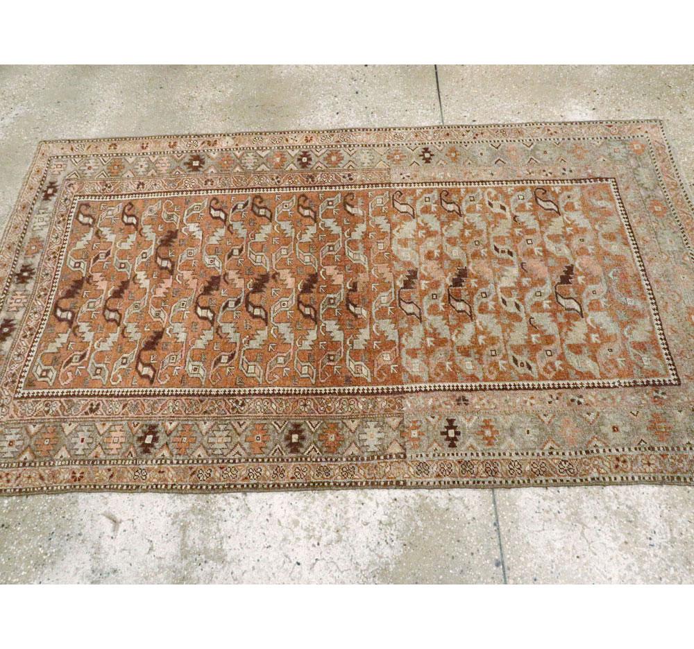 Early 20th Century Handmade Persian Bidjar Throw Rug In Excellent Condition For Sale In New York, NY