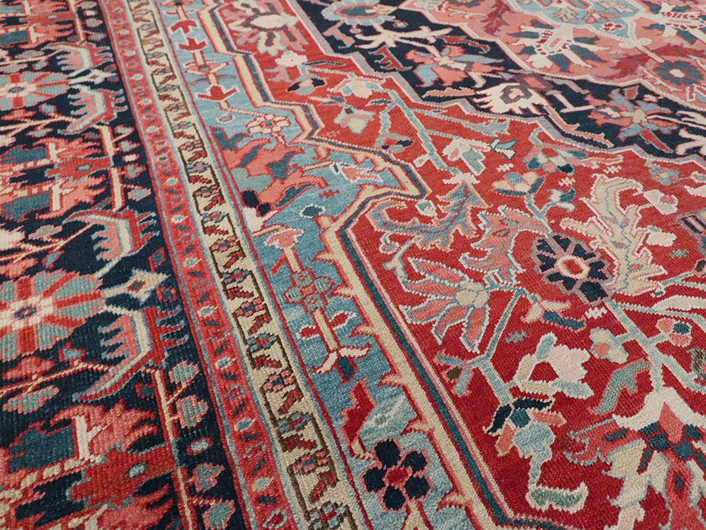 Early 20th Century Handmade Persian Heriz Large Room Size Carpet In Excellent Condition For Sale In New York, NY