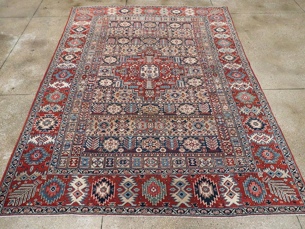 Early 20th Century Handmade Persian Heriz Room Size Carpet In Excellent Condition For Sale In New York, NY