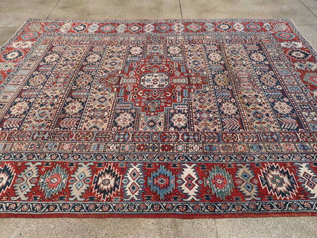 Early 20th Century Handmade Persian Heriz Room Size Carpet For Sale 1