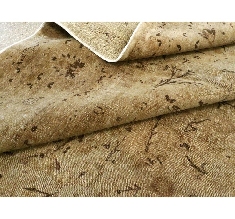 Anfang des 20. Jahrhunderts handgefertigter großer persischer Flächenteppich in Goldbraun im Angebot 3