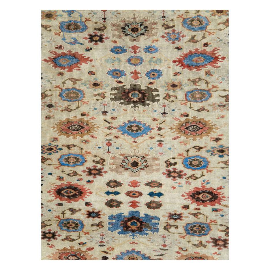 Tapis persan ancien de grande taille, de type Mahal, fabriqué à la main au début du XXe siècle, avec un motif de palmettes 
