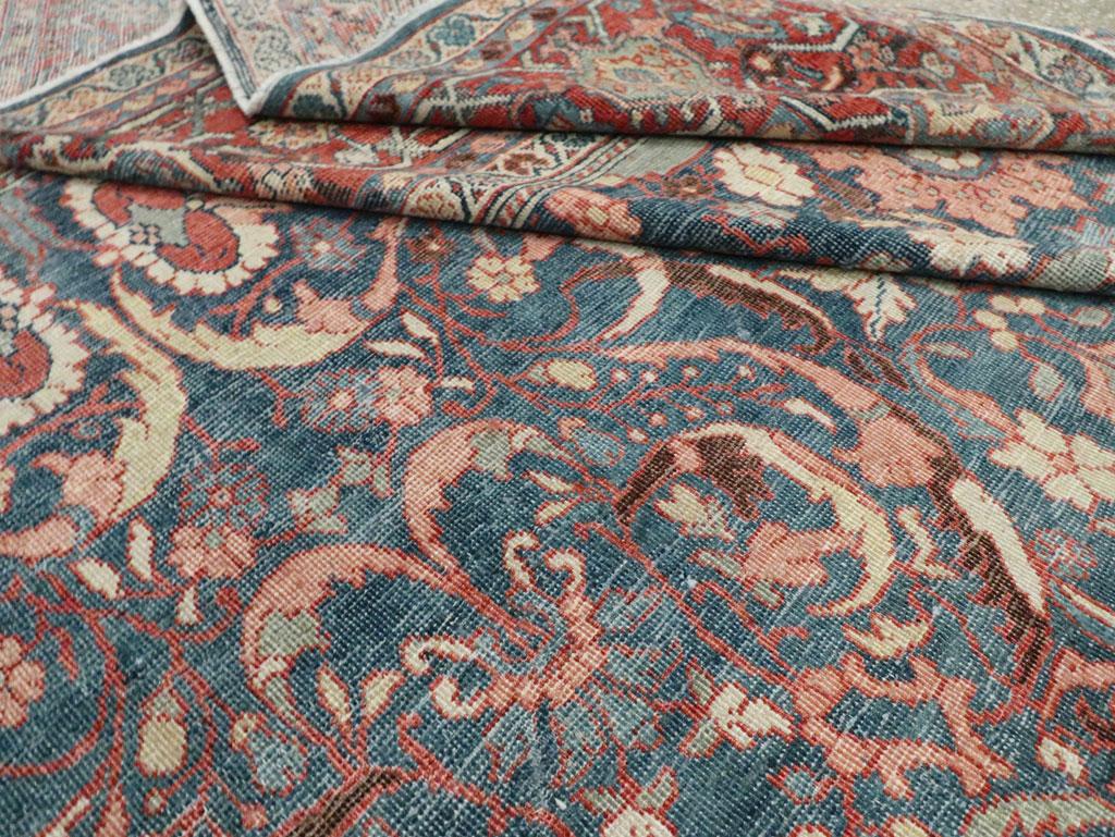 Early 20th Century Handmade Persian Mahal Room Size Carpet in Blue and Red For Sale 4