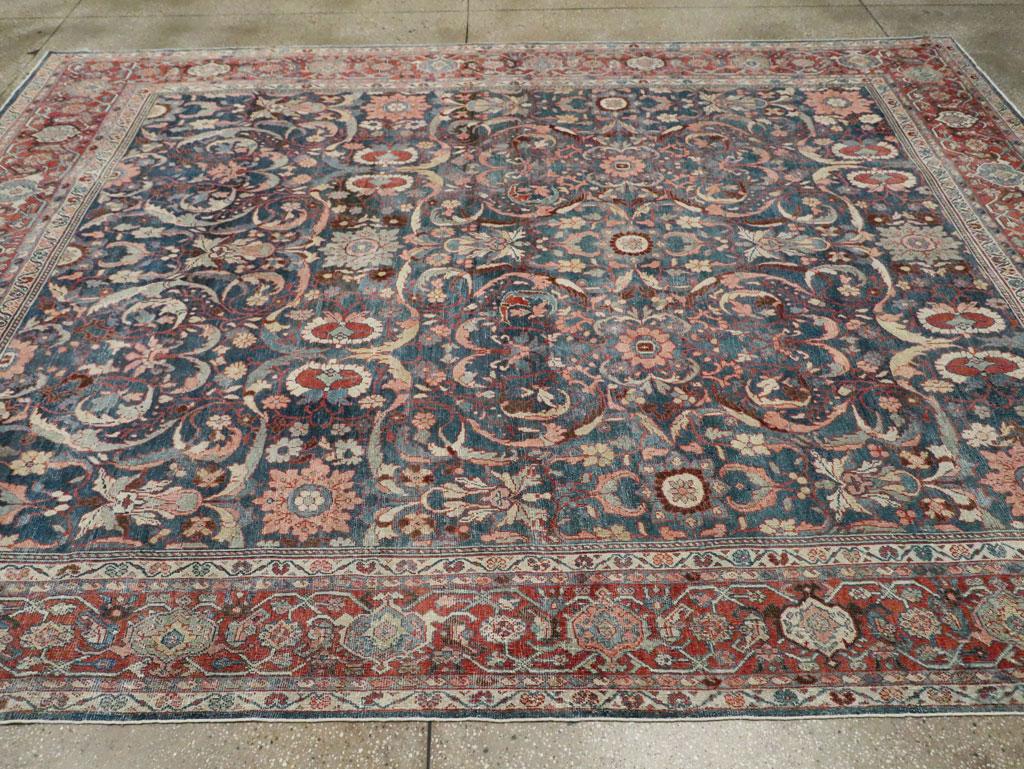 Early 20th Century Handmade Persian Mahal Room Size Carpet in Blue and Red For Sale 1