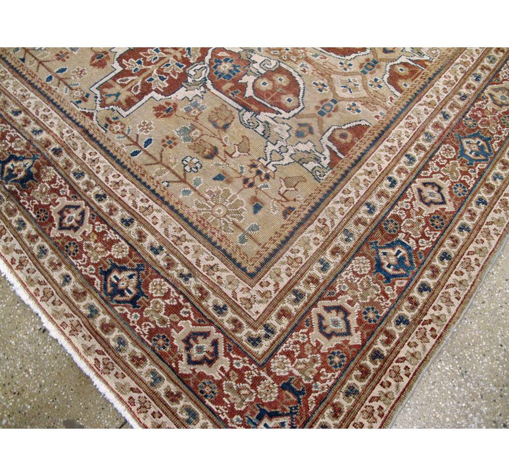 Early 20th Century Handmade Persian Mahal Rustic Accent Rug For Sale 3