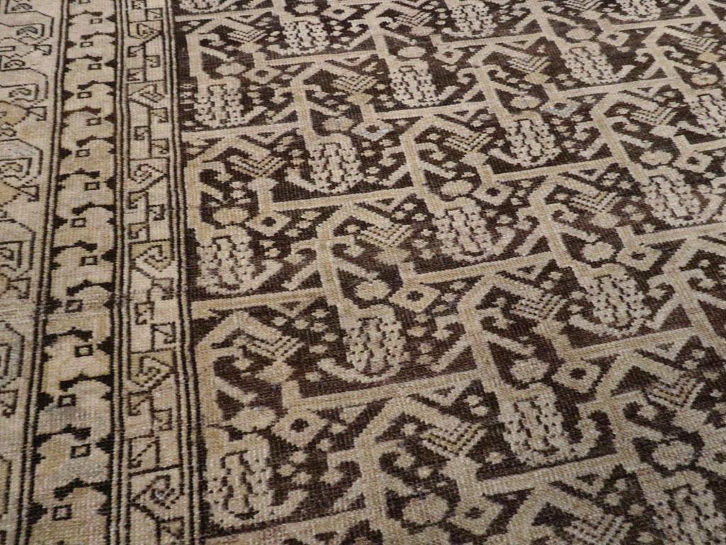 Early 20th Century Handmade Persian Malayer Accent Rug In Excellent Condition In New York, NY