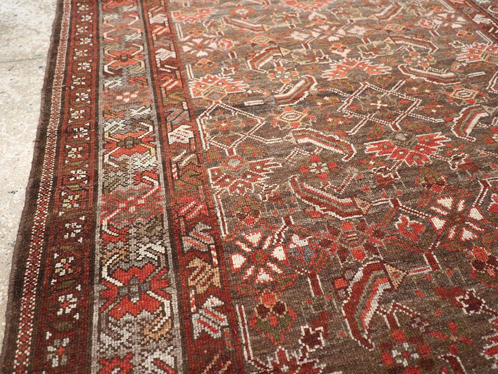 Rustique Tapis d'appoint persan Malayer du début du 20e siècle fait à la main en vente