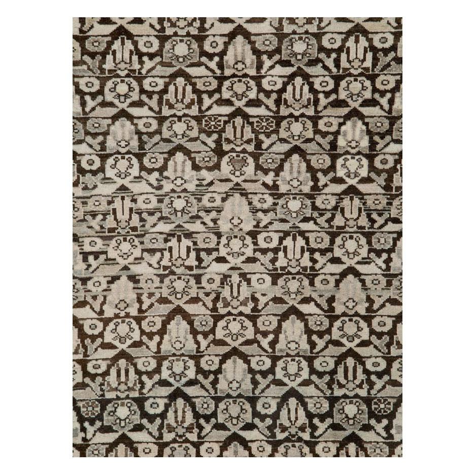 Un ancien tapis persan Malayer en format galerie, fabriqué à la main au début du 20e siècle.

Mesures : 5' 2
