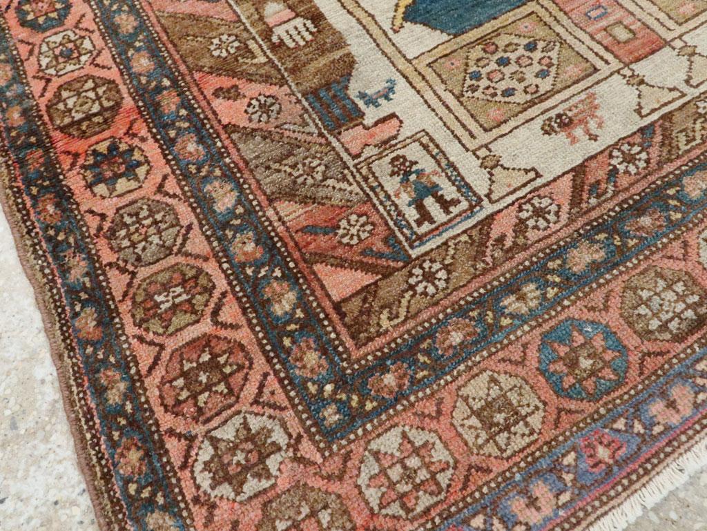 Early 20th Century Handmade Persian Malayer Pictorial Throw Rug In Excellent Condition For Sale In New York, NY