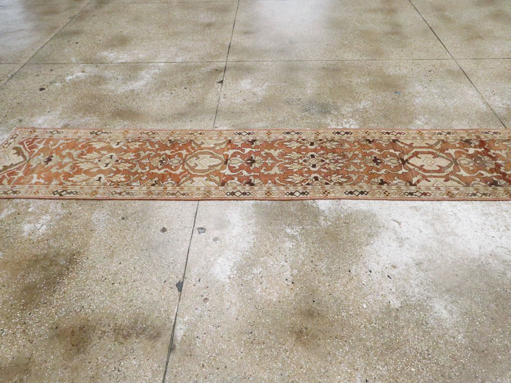 Early 20th Century Handmade Persian Malayer Runner In Excellent Condition For Sale In New York, NY