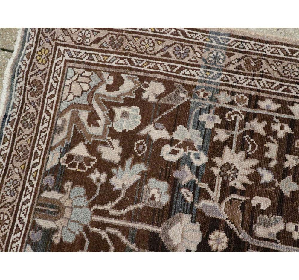 Tapis de couloir persan Malayer fait à la main du début du XXe siècle Excellent état - En vente à New York, NY