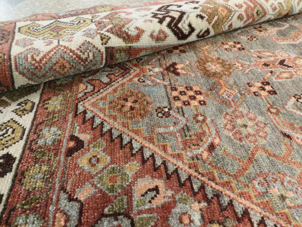 Tapis de couloir persan Malayer fait à la main du début du XXe siècle en vente 1