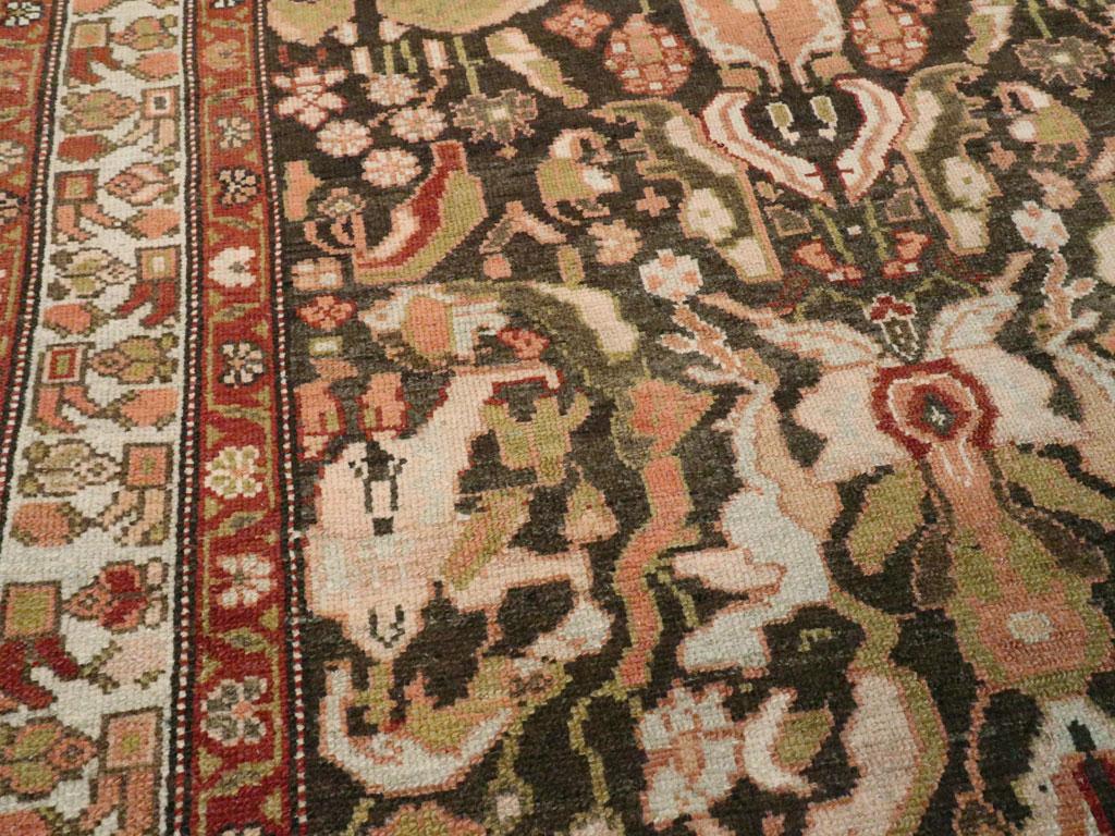 Pequeña alfombra de acento persa Malayer de principios del siglo XX hecha a mano Rústico en venta