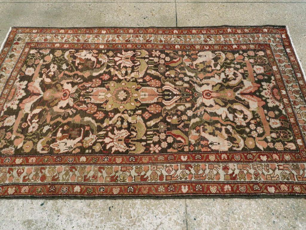 Pequeña alfombra de acento persa Malayer de principios del siglo XX hecha a mano Anudado a mano en venta