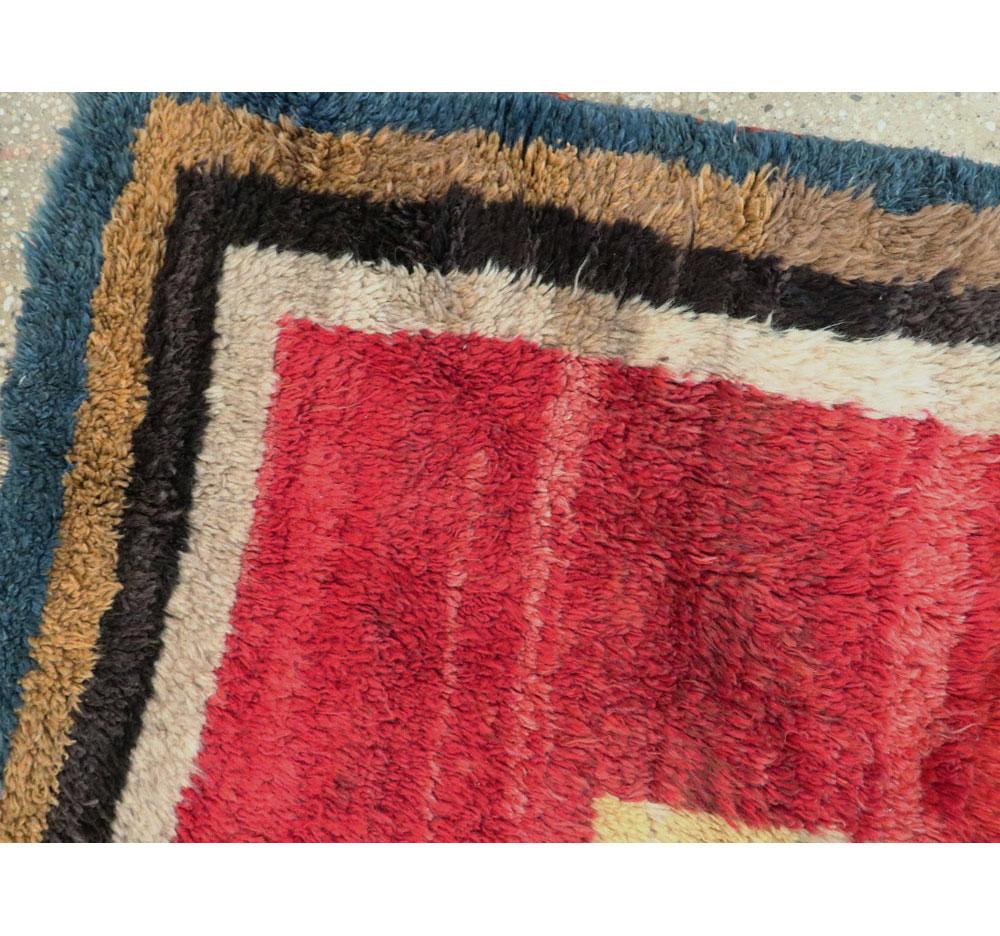 Handgefertigter Persischer Nomadischer Quadratischer Shag Teppich in Rot im Zustand „Gut“ im Angebot in New York, NY