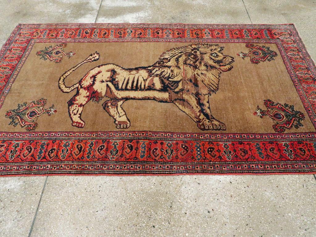Early 20th Century Handmade Persian Senneh Malayer Pictorial Lion Accent Rug In Excellent Condition For Sale In New York, NY