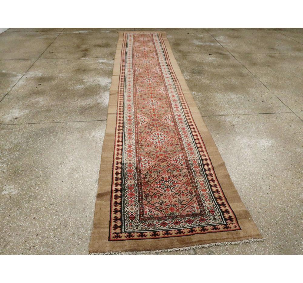 Early 20th Century Handmade Persian Serab Runner In Excellent Condition For Sale In New York, NY
