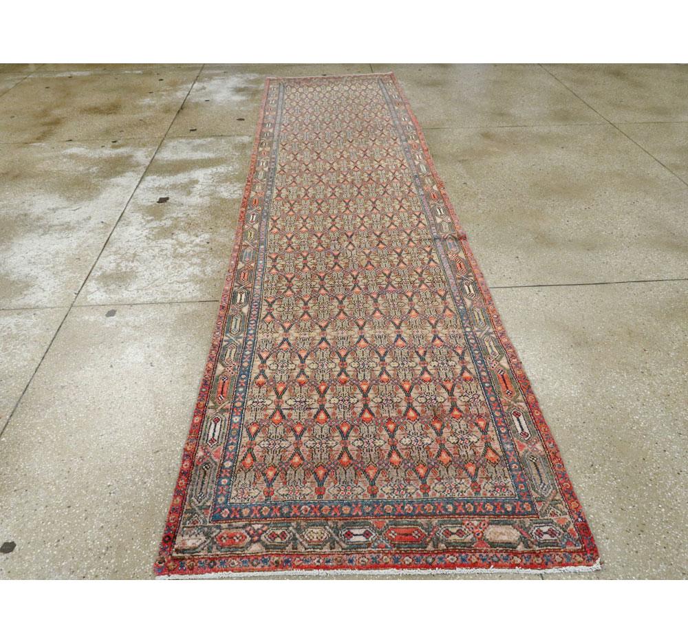 Early 20th Century Handmade Persian Serab Runner In Good Condition For Sale In New York, NY