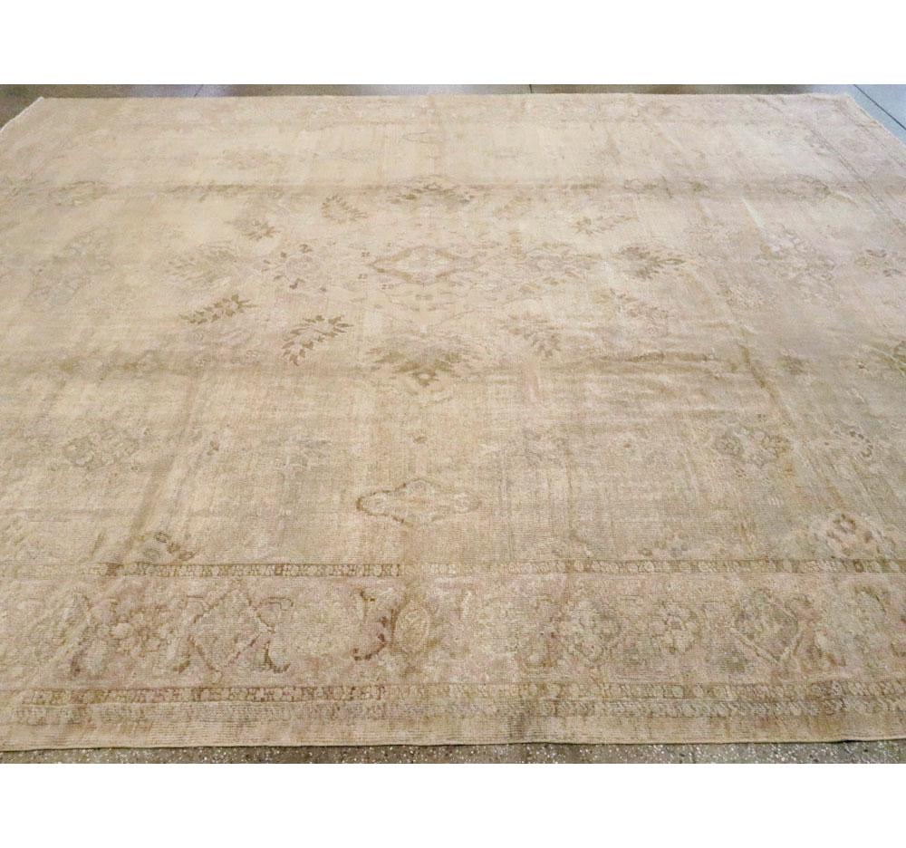 Early 20th Century Handmade Persian Sultanabad Room Size Carpet For Sale 2