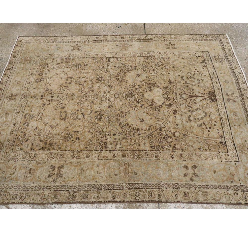 Wool Early 20th Century Handmade Persian Tabriz Accent Rug For Sale