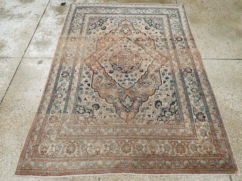 Early 20th Century Handmade Persian Tabriz Haji Jalili Accent Rug In Excellent Condition For Sale In New York, NY