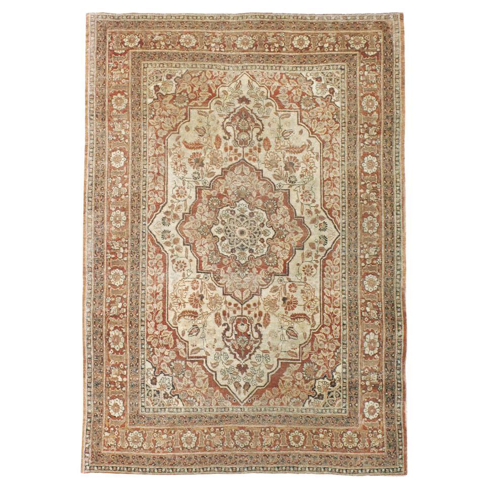 Handgefertigter persischer Täbris Haji Jalili-Akzent-Teppich aus dem frühen 20. Jahrhundert
