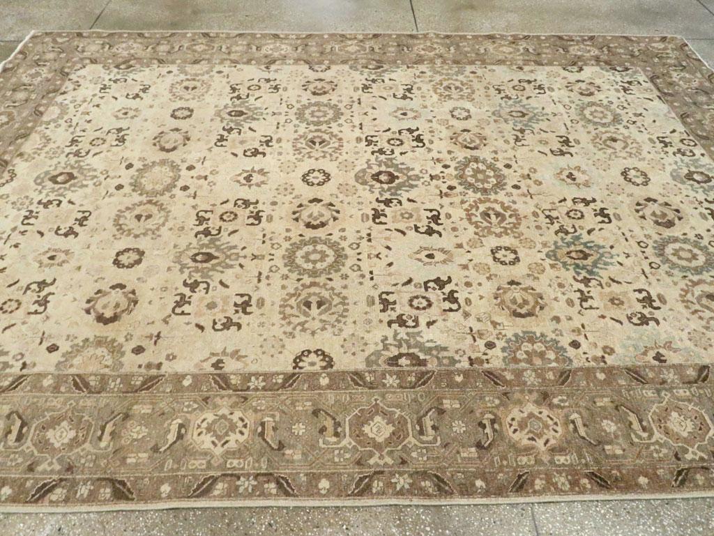 Early 20th Century Handmade Persian Tabriz Room Size Carpet For Sale 1