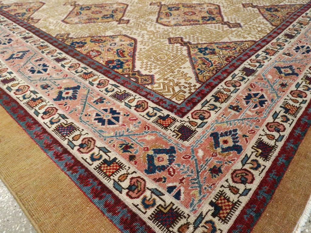 Early 20th Century Handmade Persian Tabriz Room Size Carpet For Sale 4