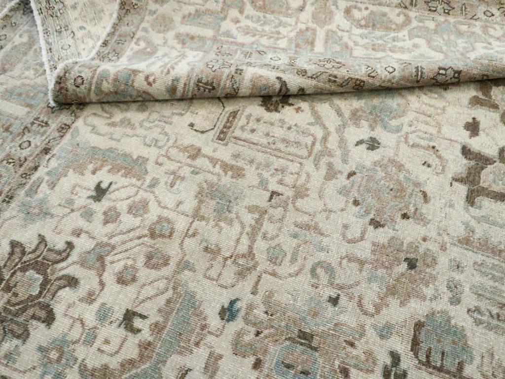 Handgefertigter persischer Täbriz-Teppich in Zimmergröße aus dem frühen 20. Jahrhundert im Angebot 3