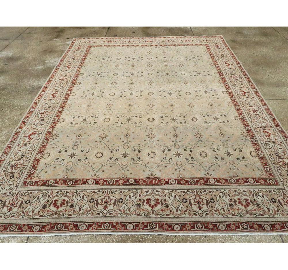 Early 20th Century Handmade Persian Tabriz Small Room Size Carpet In Excellent Condition For Sale In New York, NY
