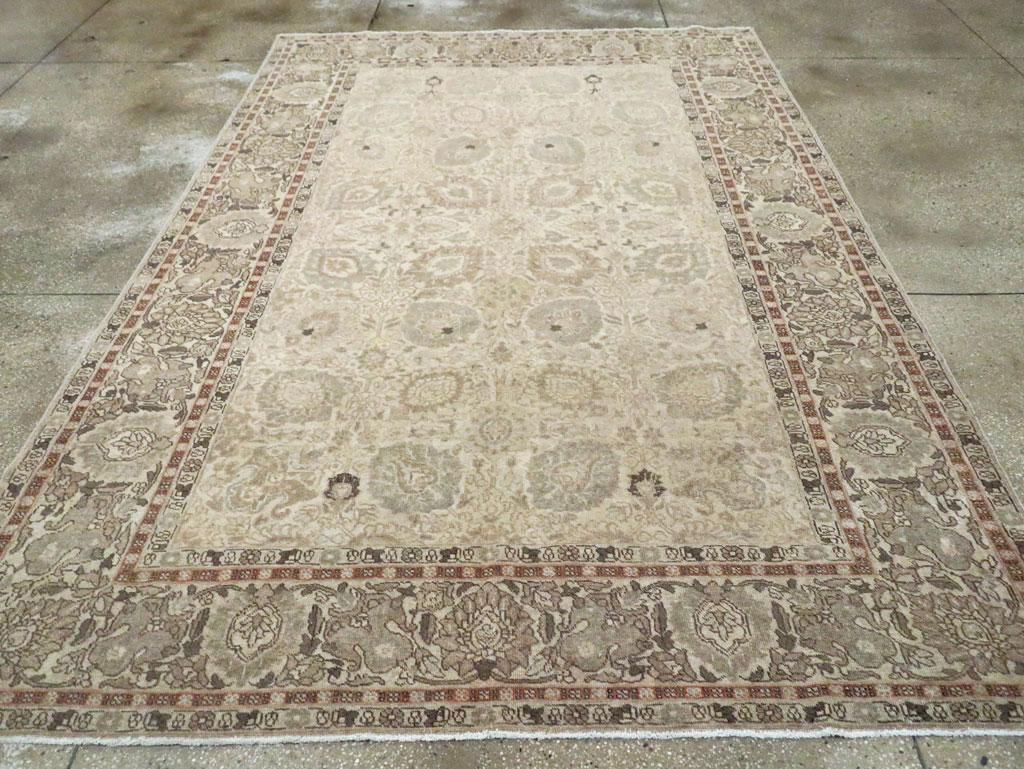 Early 20th Century Handmade Persian Tabriz Small Room Size Carpet In Excellent Condition For Sale In New York, NY