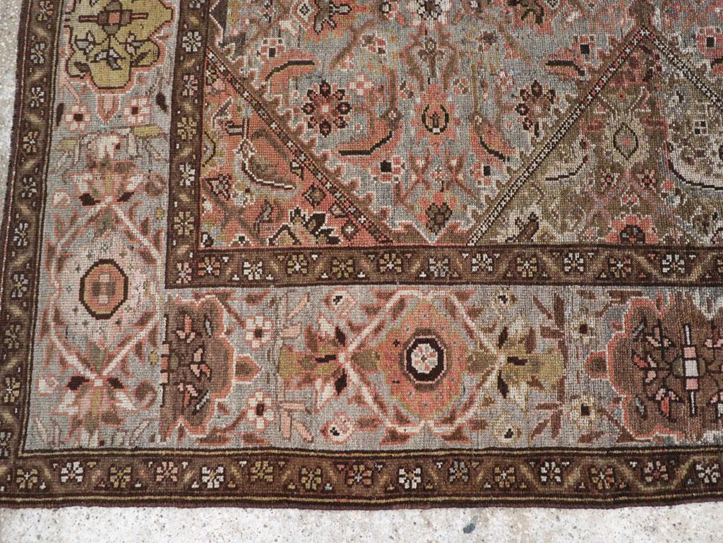 Noué à la main Tapis d'appoint tribal persan fait à la main au début du 20e siècle en vente
