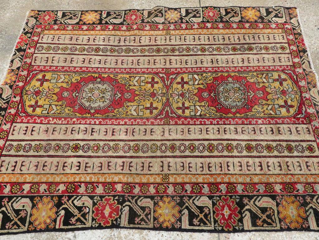 Early 20th Century Handmade Turkish Ghiordes Accent Rug For Sale 2