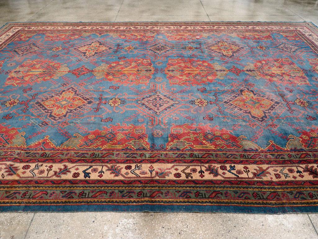 Early 20th Century Handmade Turkish Oushak Large Carpet In Excellent Condition For Sale In New York, NY