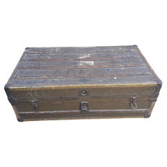Baule da imballaggio dei primi del Novecento di Henry Likly in legno legato su tela