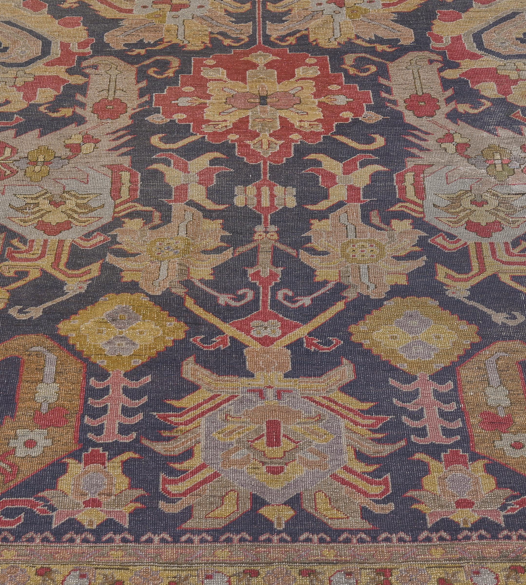 Early 20th Century Hereke Rug from West Anatolia For Sale 4