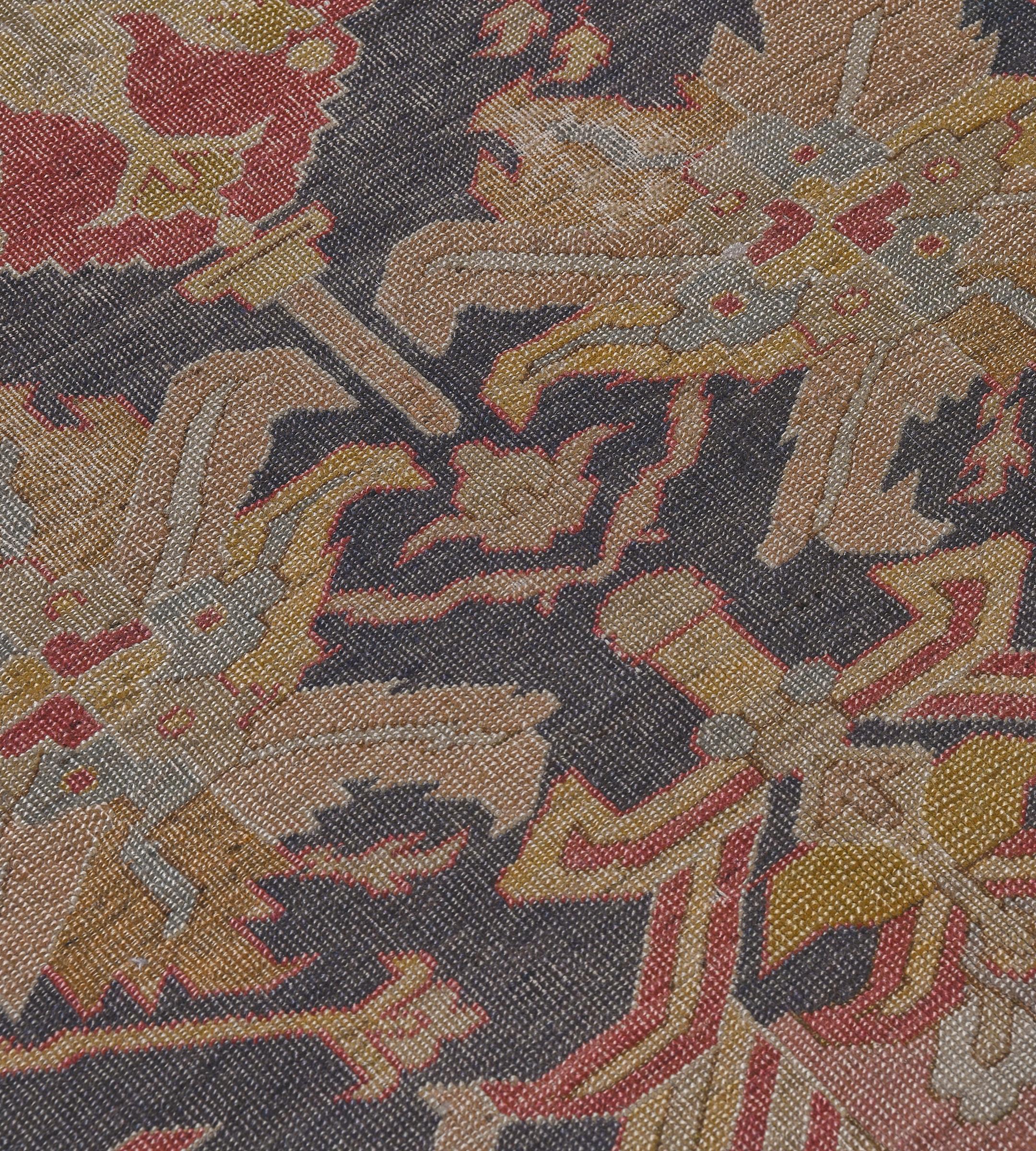Early 20th Century Hereke Rug from West Anatolia In Good Condition For Sale In West Hollywood, CA