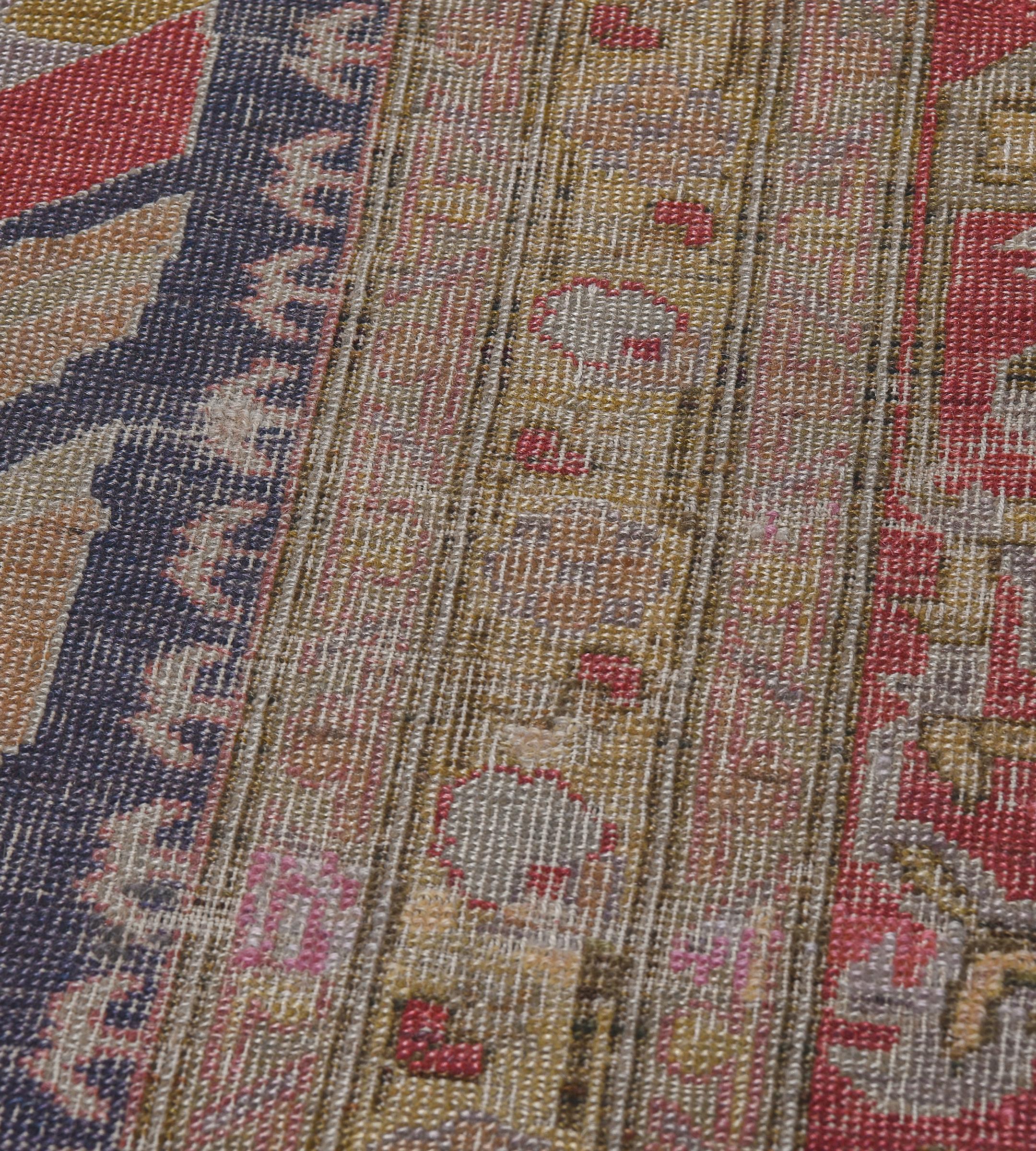 Early 20th Century Hereke Rug from West Anatolia For Sale 2