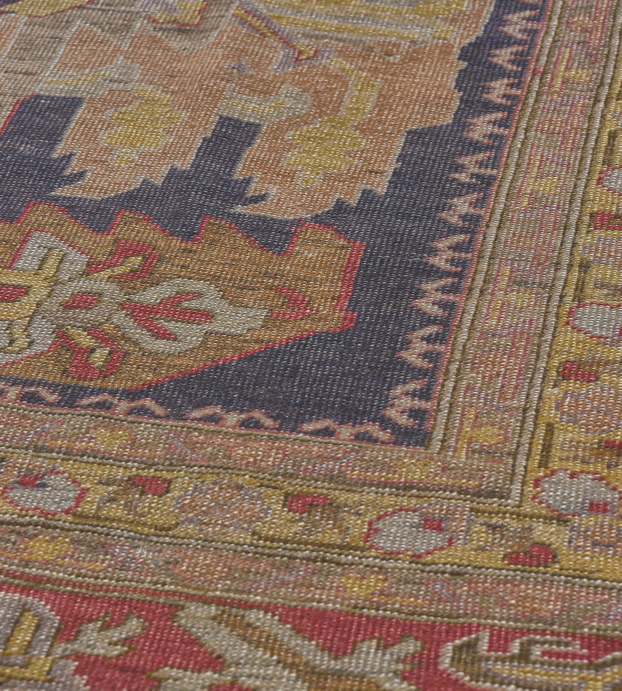 Early 20th Century Hereke Rug from West Anatolia For Sale 3