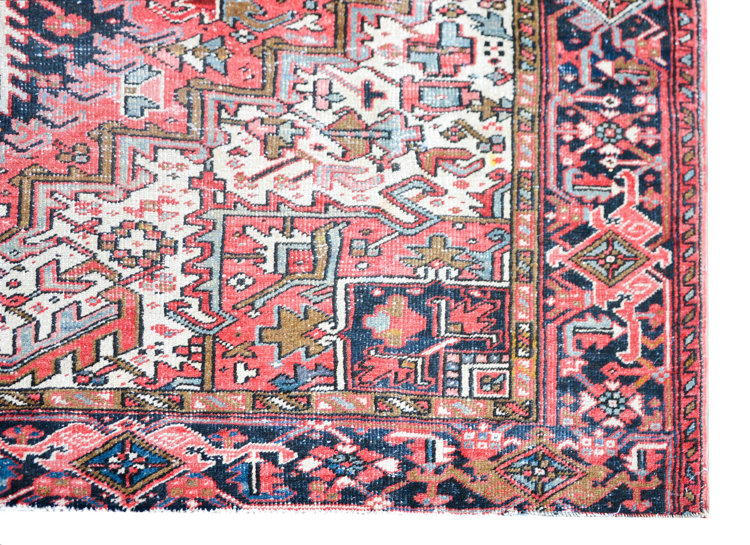 Early 20th Century Heriz Rug For Sale 2
