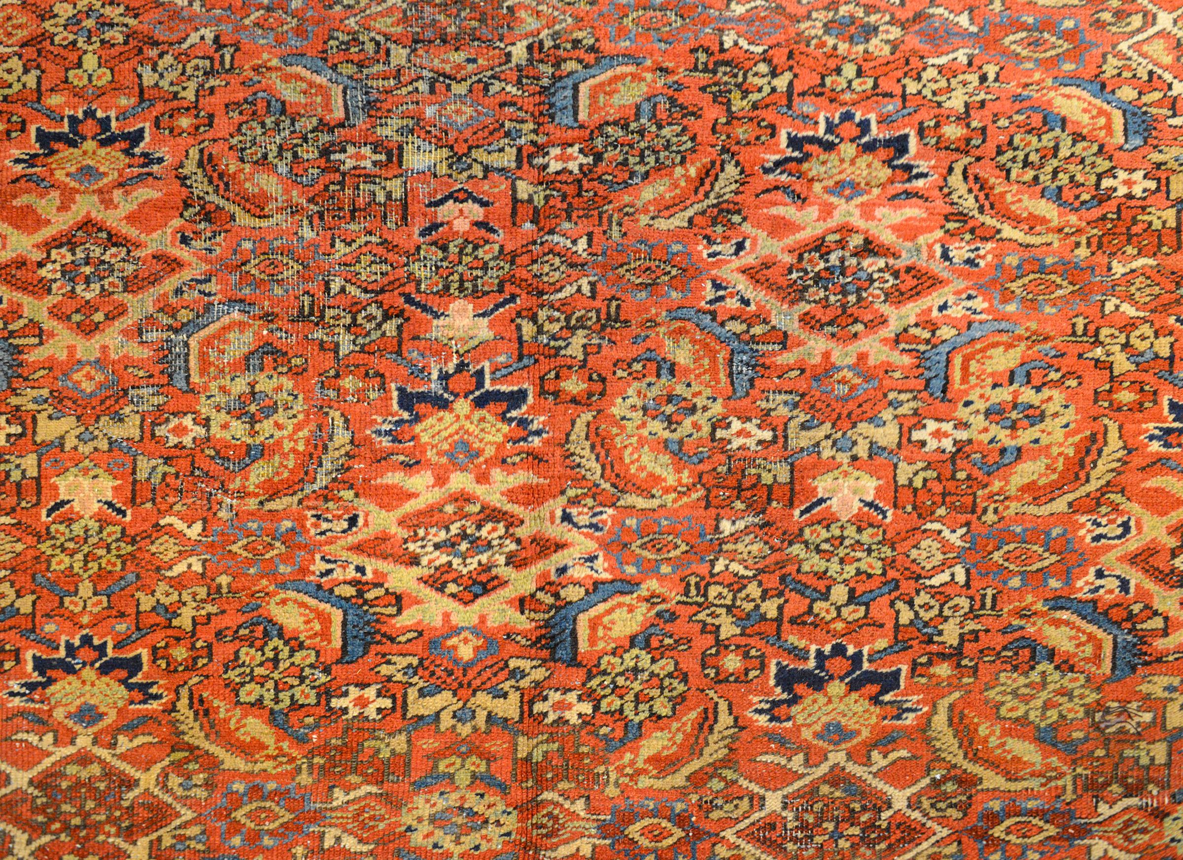 Vegetable Dyed Early 20th Century Heriz Rug For Sale