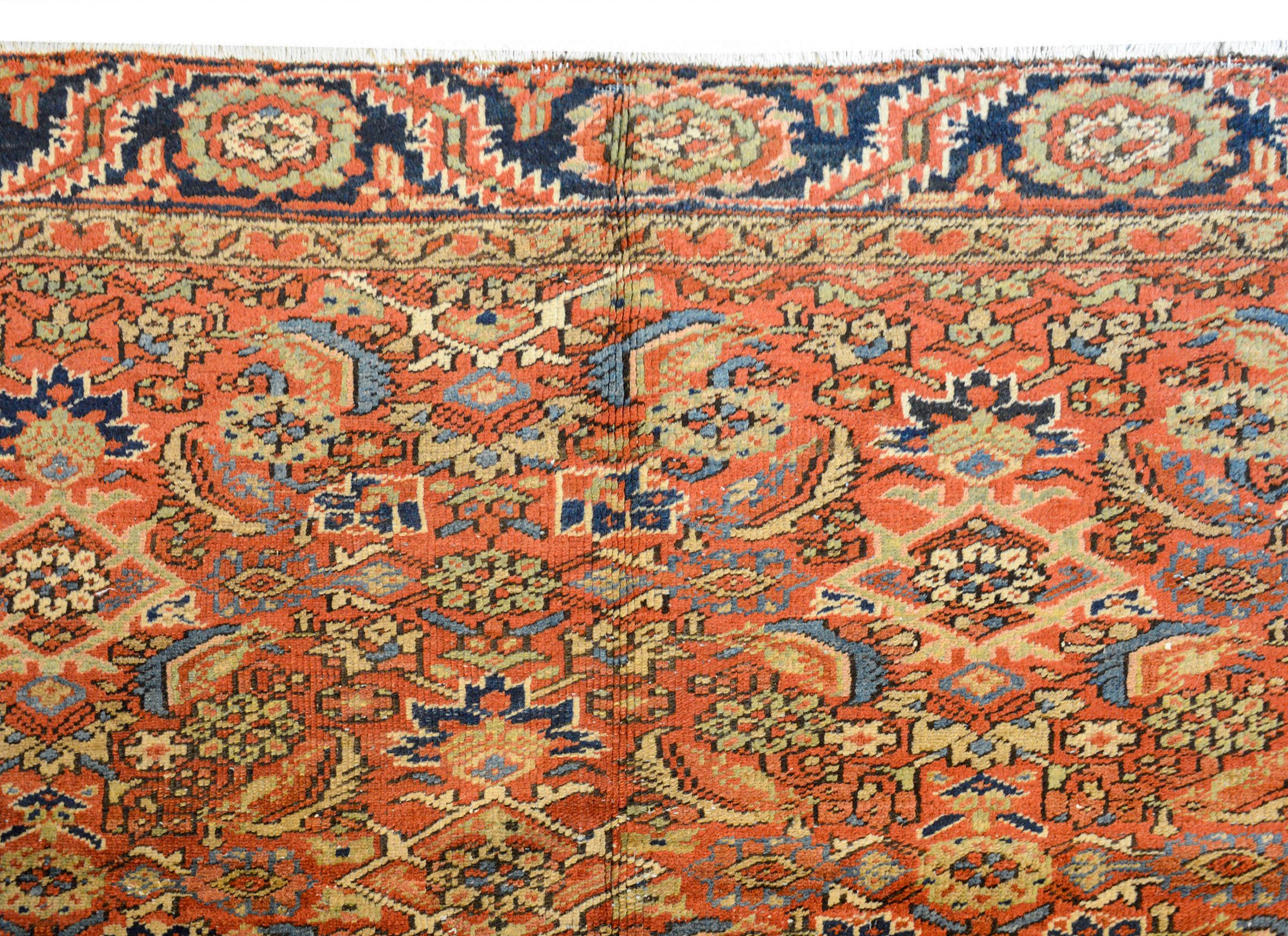 Early 20th Century Heriz Rug In Good Condition For Sale In Chicago, IL