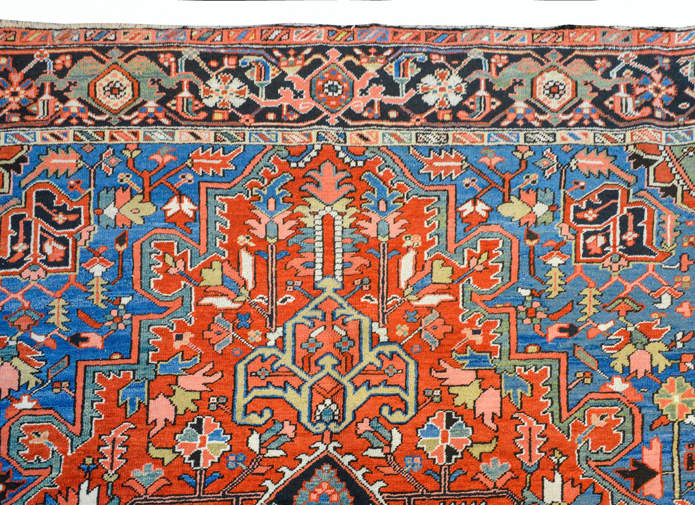 Early 20th Century Heriz Rug In Good Condition In Chicago, IL