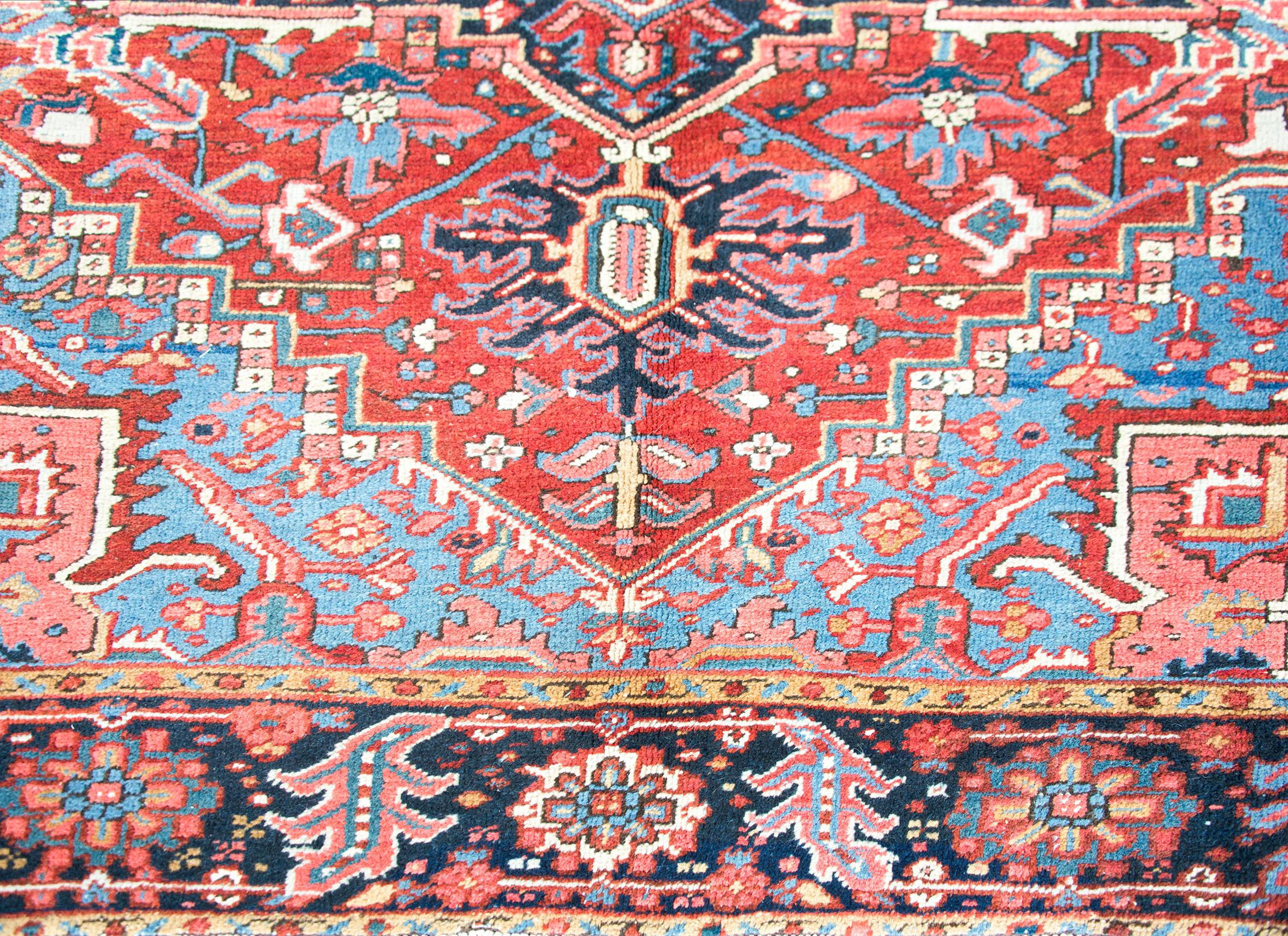 Heriz-Teppich, frühes 20. Jahrhundert (Wolle) im Angebot