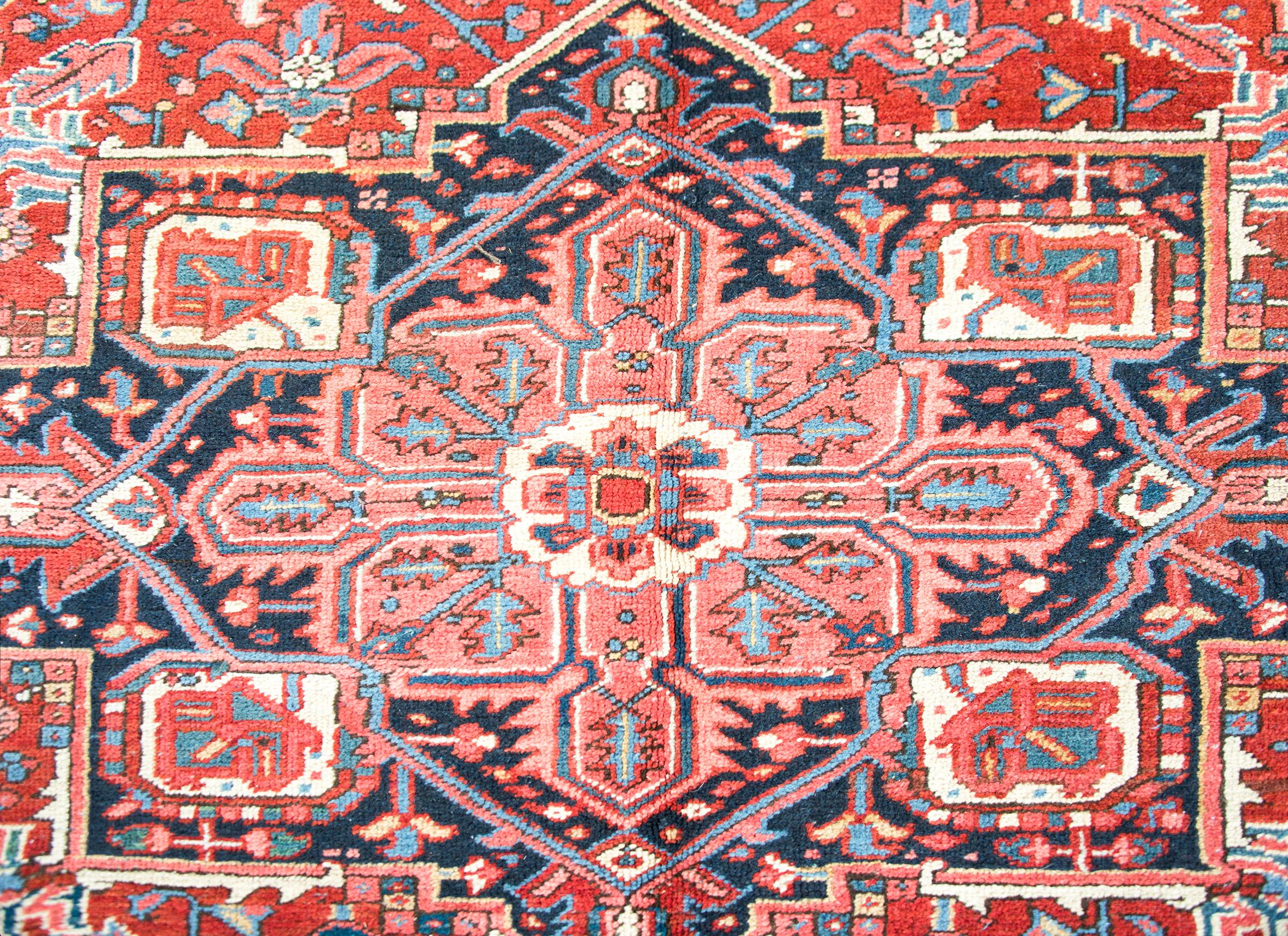 Heriz-Teppich, frühes 20. Jahrhundert im Angebot 1