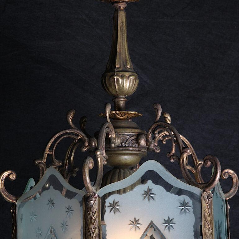 Early 20th Century Hexagonal Etched and Cut Glass Brass-Framed Lantern In Good Condition In Vancouver, British Columbia