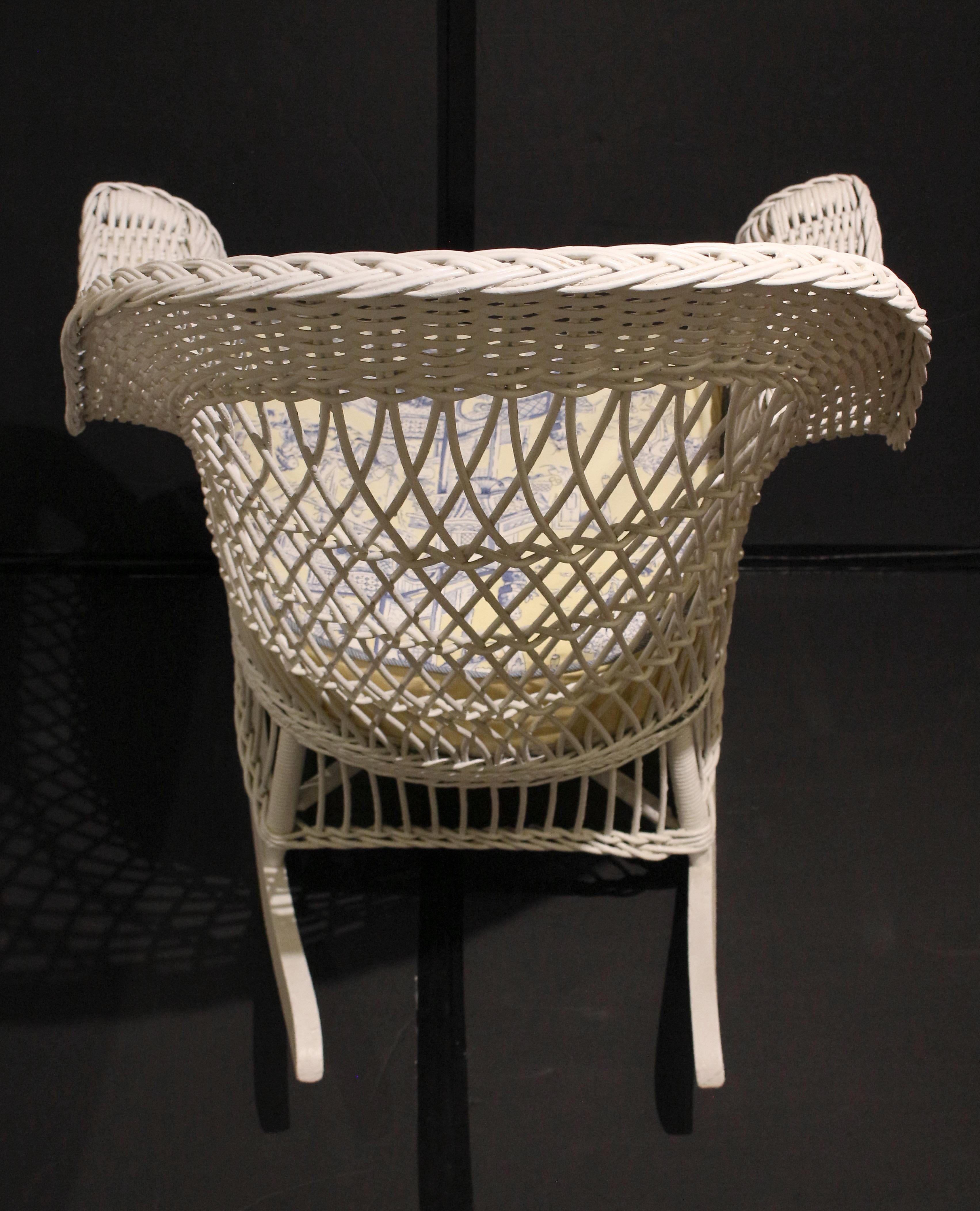 Early 20th Century Heywood-Wakefield Bar Harbor Wicker Rocking Chair In Good Condition For Sale In Chapel Hill, NC