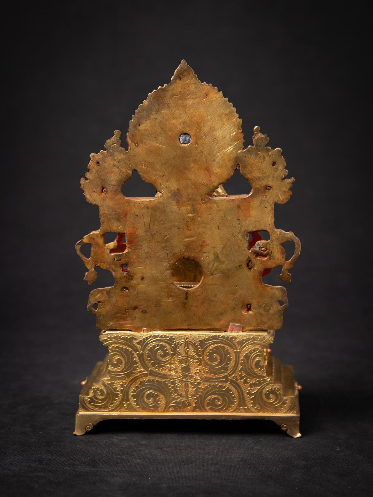 Début du 20e siècle Statue de Vajrasattva népalais en bronze de haute qualité provenant de Birmanie en vente 4