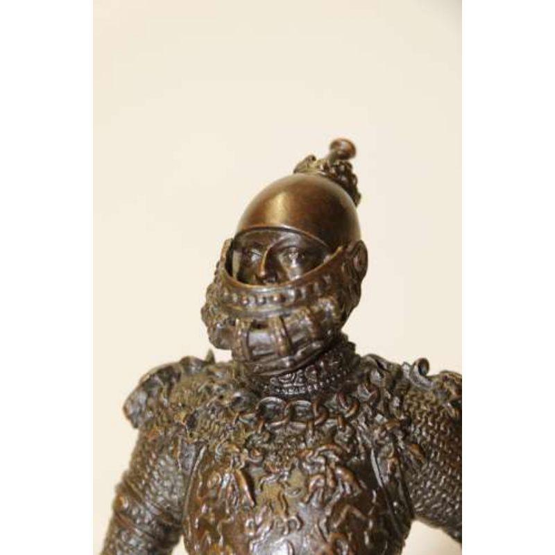 Hochdetaillierte Bronzestudie von König Arthur in verschnörkelter Rüstung aus dem frühen 20. Jahrhundert im Angebot 8