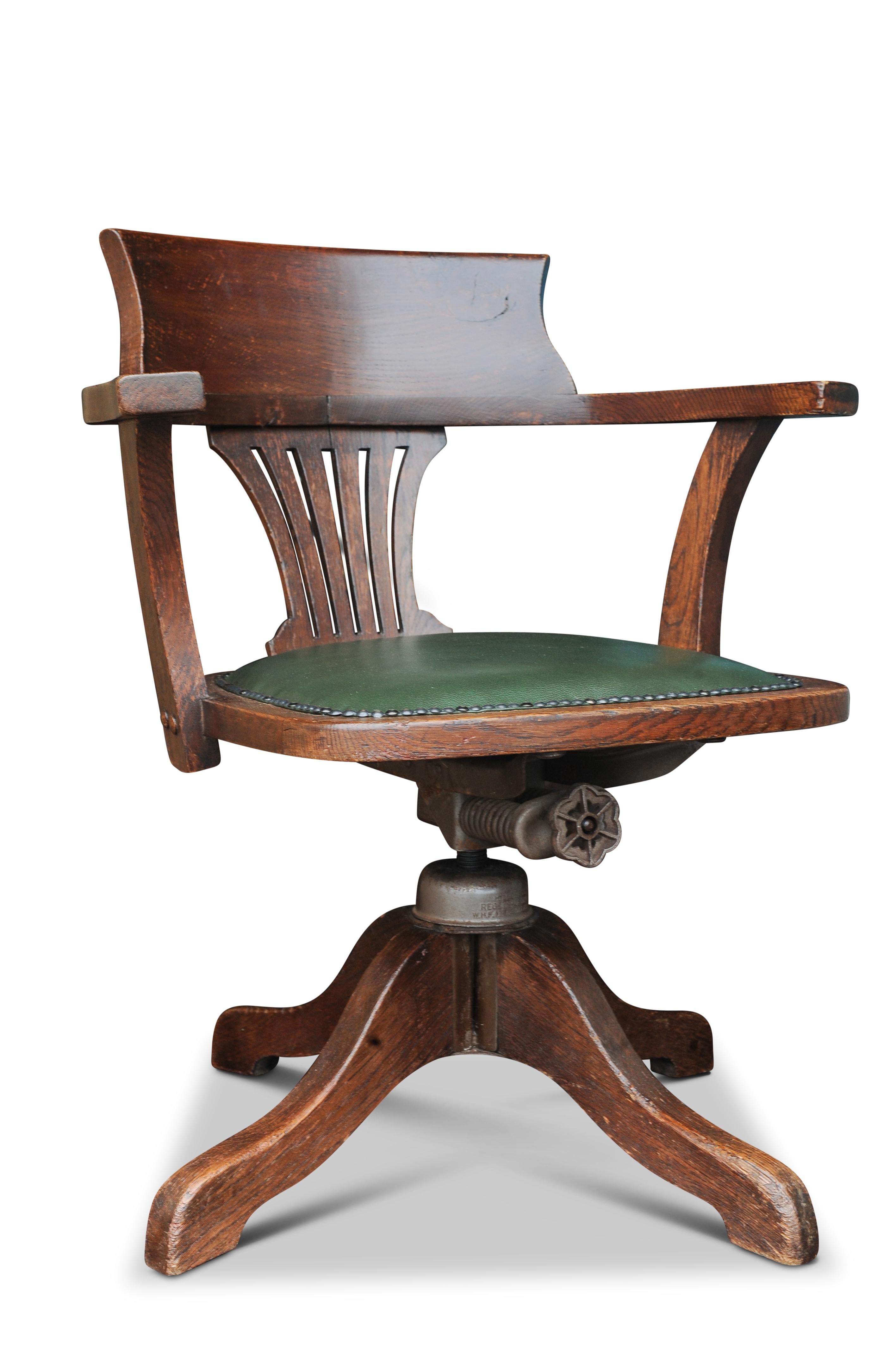 Anfang des 20. Jahrhunderts Hillcrest Eiche Schiene zurück Leder Drehschreibtisch Stuhl (Edwardian)